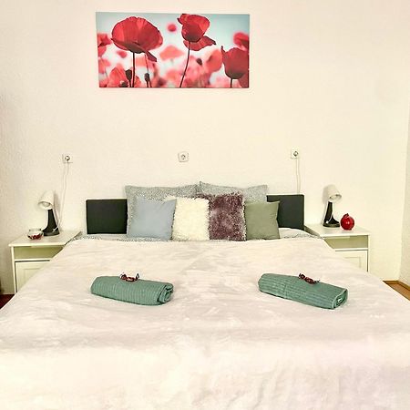 Very Warm Home With Big Bed Near New York Cafe Budapest Extérieur photo